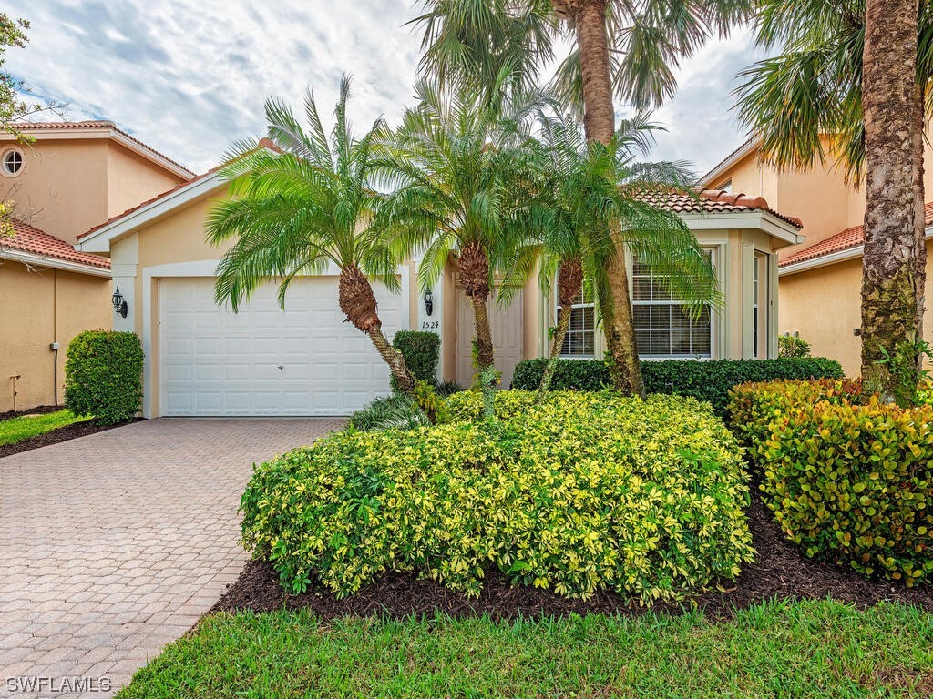 1524 Pacaya Cove Naples FL 34119 223090457 image1