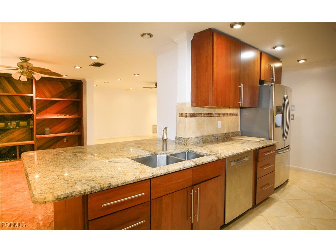 1525 Covington Circle E Fort Myers FL 33919 2026002414 image10