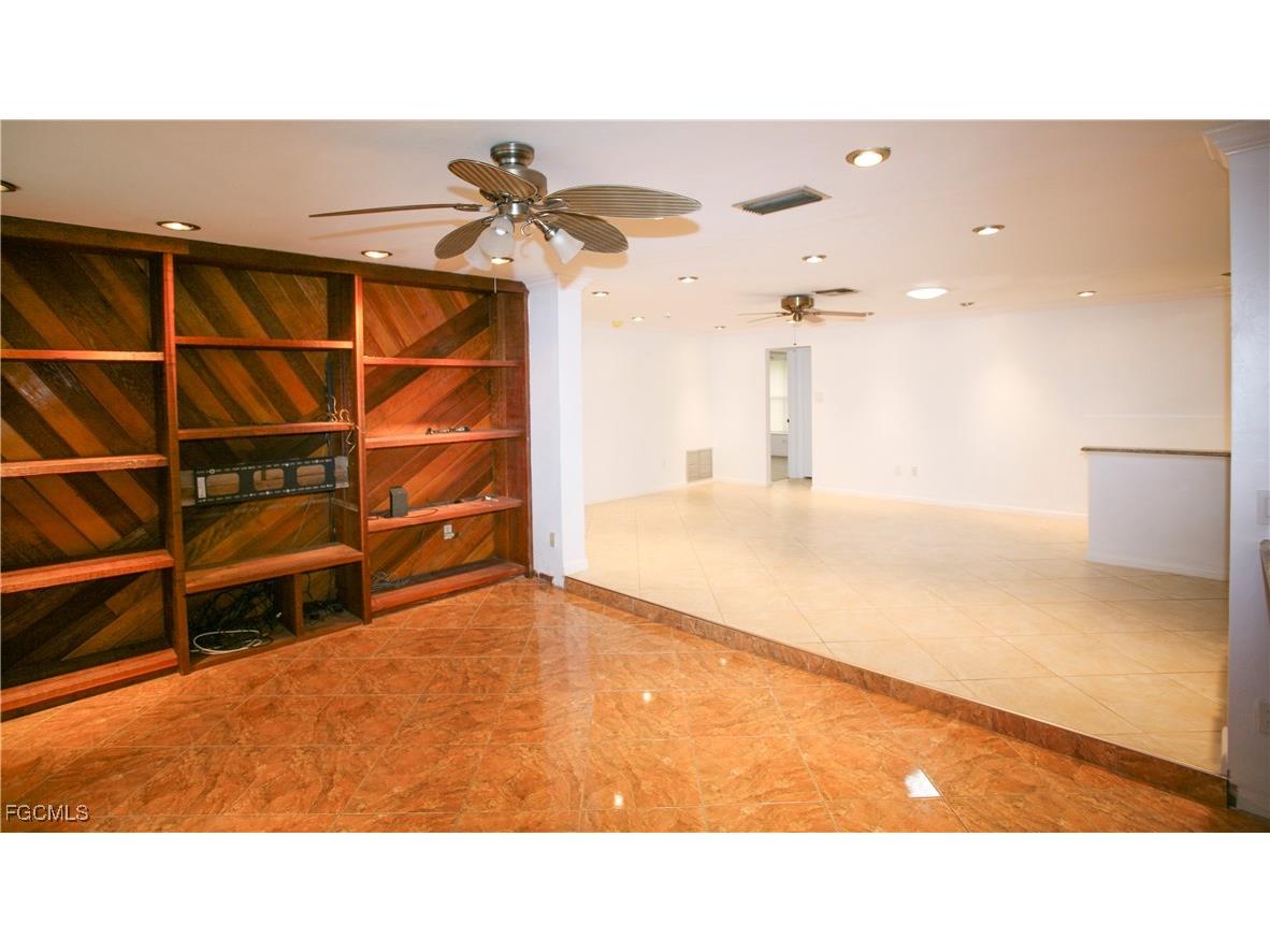 1525 Covington Circle E Fort Myers FL 33919 2026002414 image2