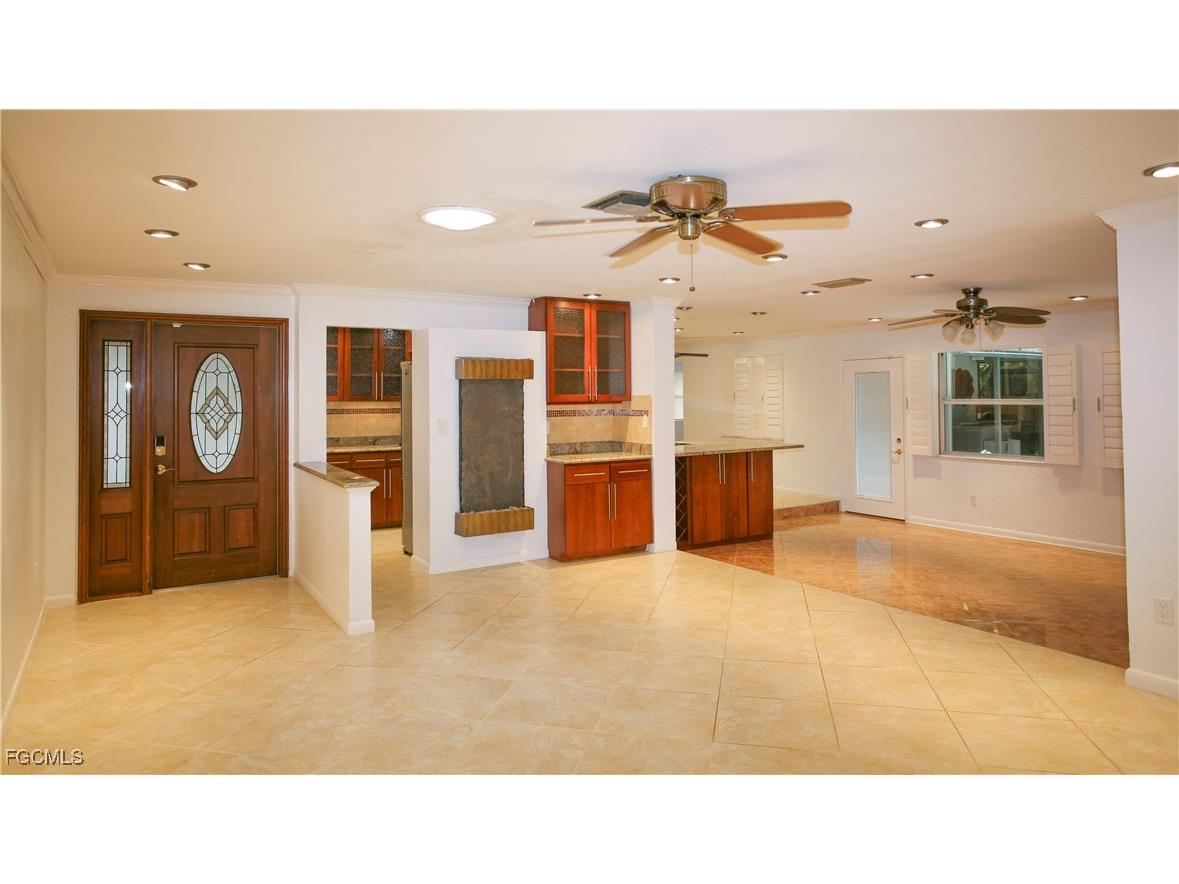 1525 Covington Circle E Fort Myers FL 33919 2026002414 image4