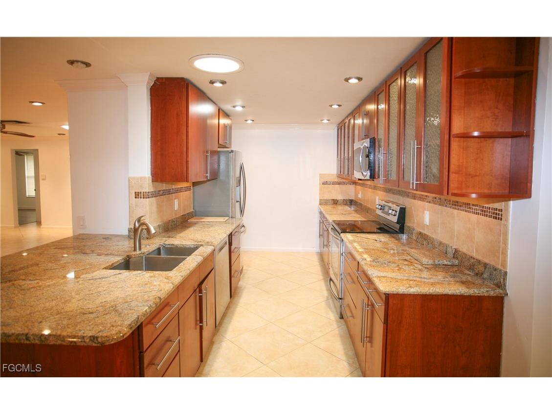 1525 Covington Circle E Fort Myers FL 33919 2026002414 image9