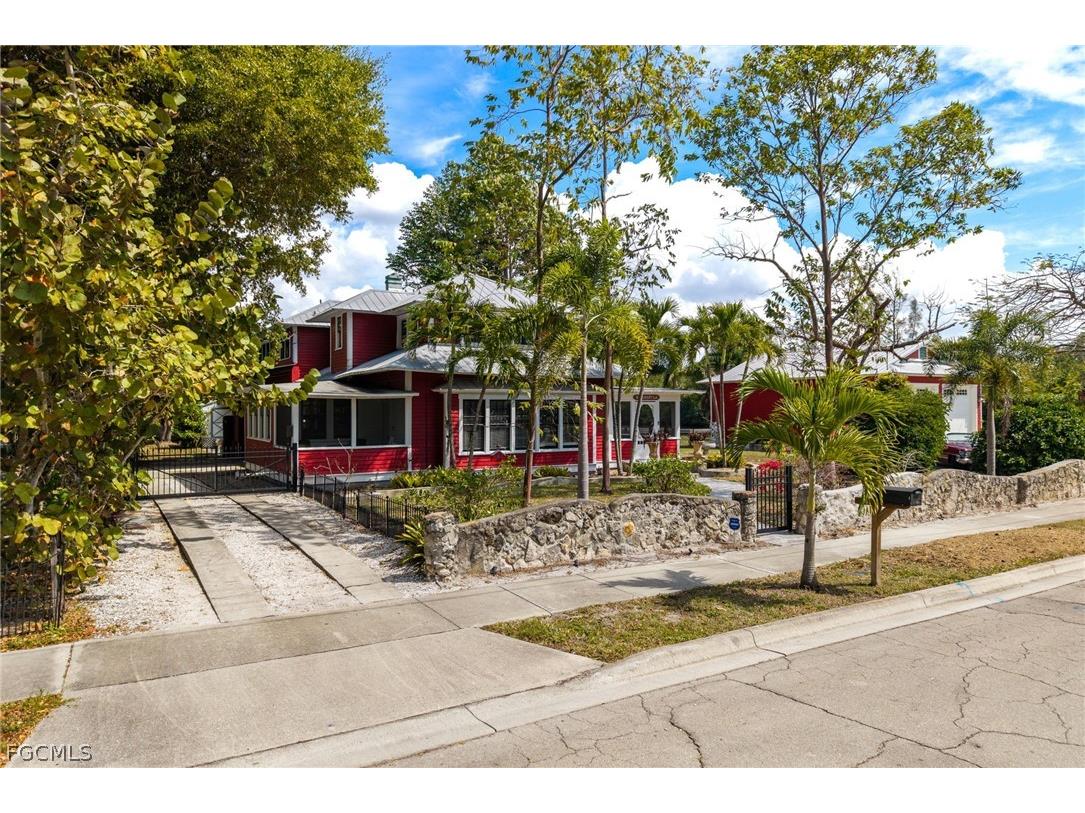 1525 Palm Avenue Fort Myers FL 33916 2026008944 image3