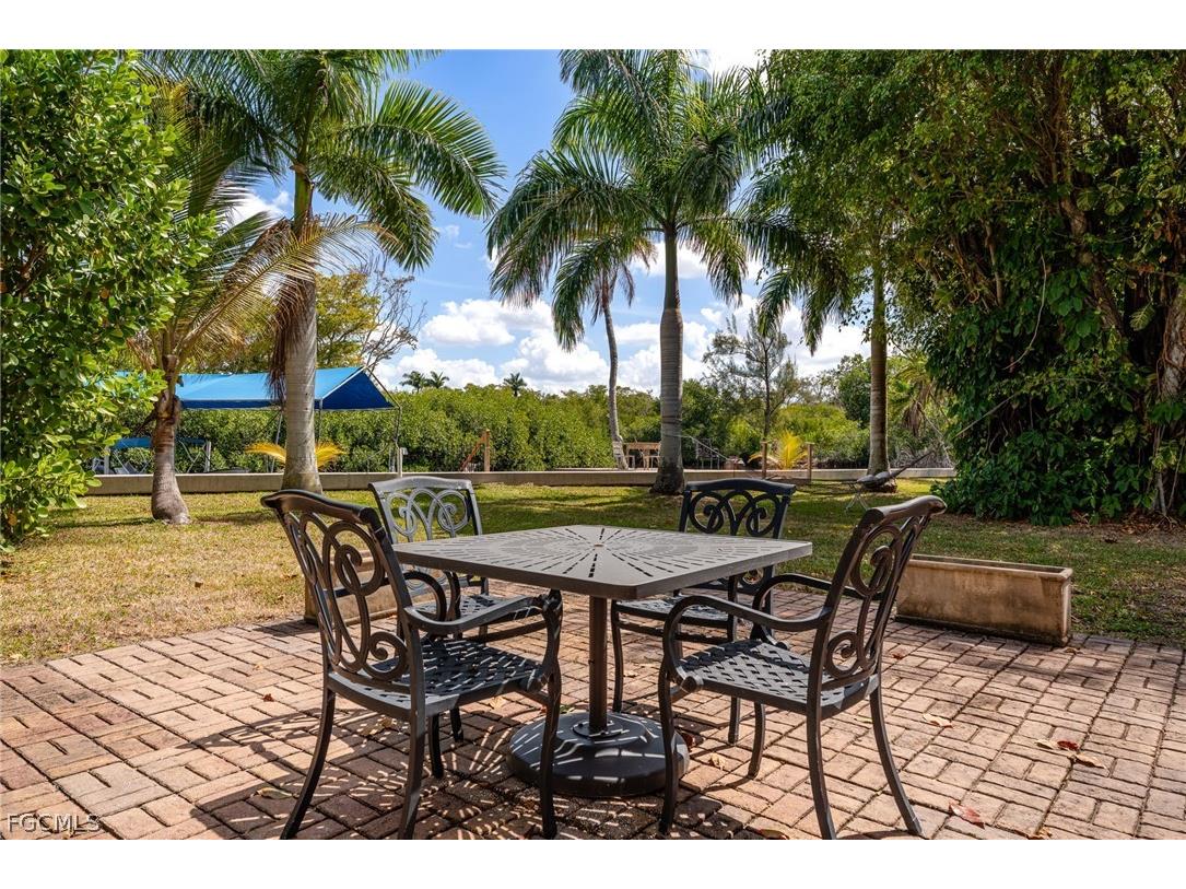 1525 Palm Avenue Fort Myers FL 33916 2026008944 image42