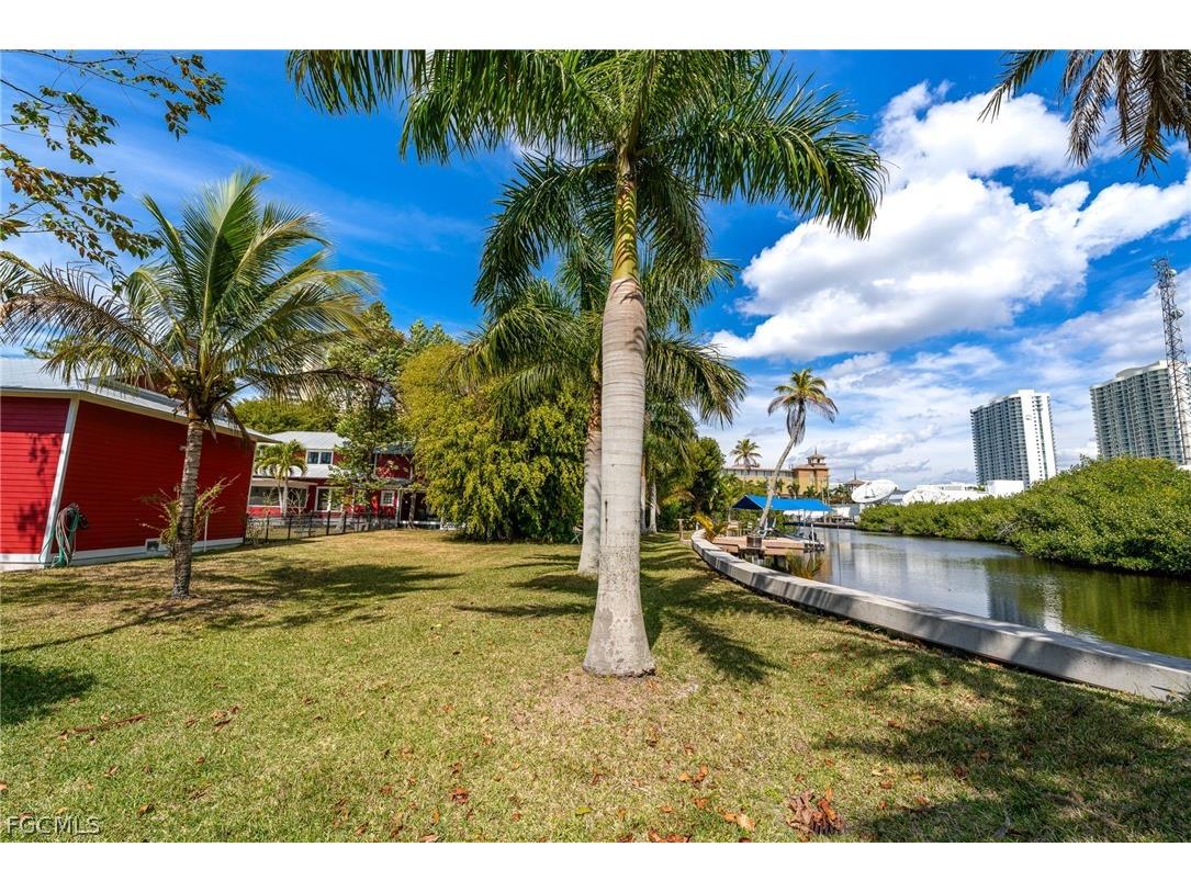 1525 Palm Avenue Fort Myers FL 33916 2026008944 image45