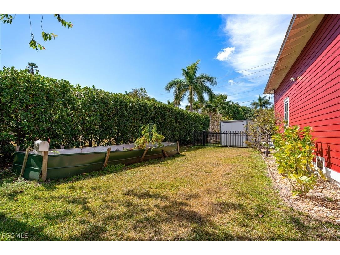 1525 Palm Avenue Fort Myers FL 33916 2026008944 image46