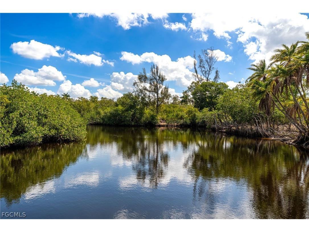 1525 Palm Avenue Fort Myers FL 33916 2026008944 image47