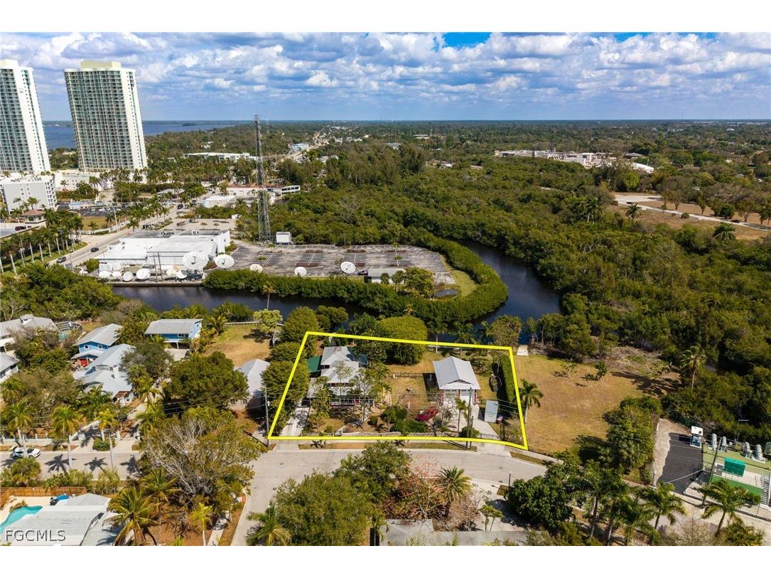 1525 Palm Avenue Fort Myers FL 33916 2026008944 image48
