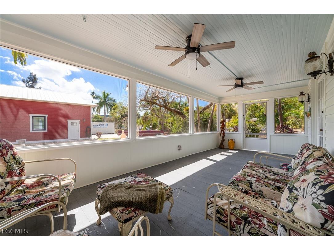 1525 Palm Avenue Fort Myers FL 33916 2026008944 image5