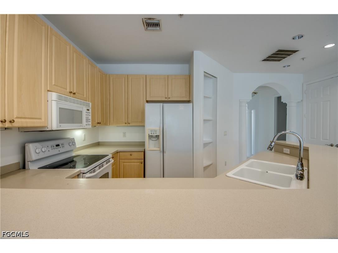 15250 Riverbend Boulevard #204 North Fort Myers FL 33917 2026017990 image9
