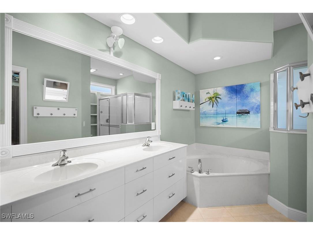 15253 Cortona Way Naples FL 34120 225082615 image10