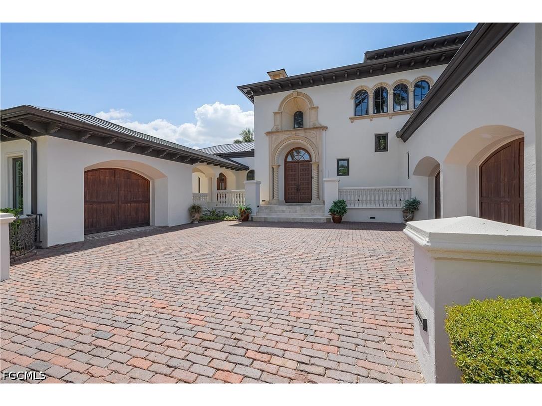1526 Hermitage Lane Cape Coral FL 33914 2026014809 image4