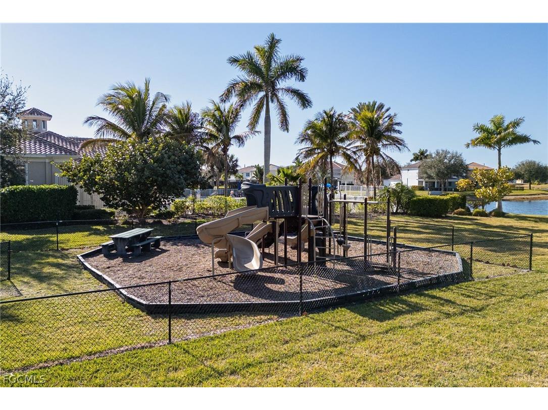 1526 Lake Jessup Circle Cape Coral FL 33909 2026007645 image41