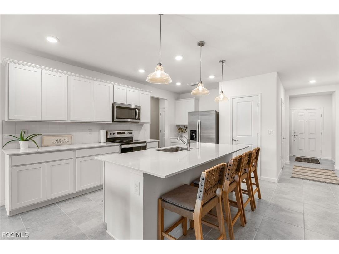 1526 Lake Jessup Circle Cape Coral FL 33909 2026007645 image8