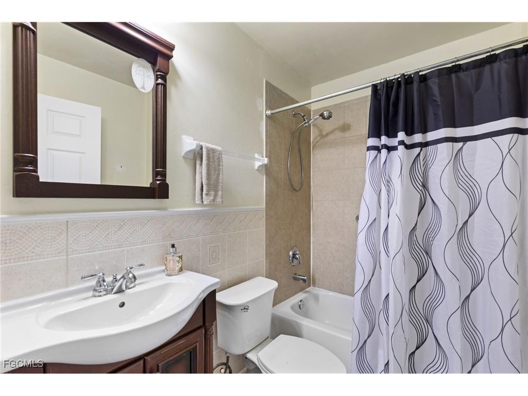 1526 NW 24th Terrace Cape Coral FL 33993 2025015023 image18