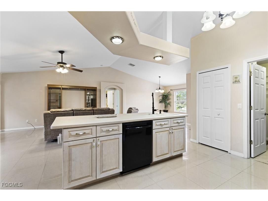 1526 NW 24th Terrace Cape Coral FL 33993 2025015023 image4