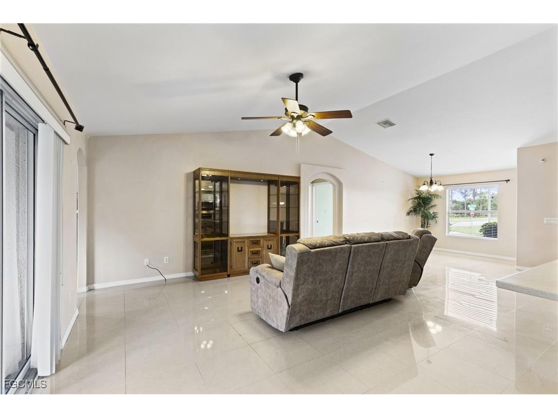 1526 NW 24th Terrace Cape Coral FL 33993 2025015023 image5