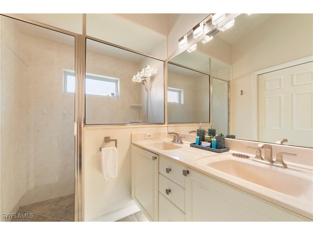 1526 Vintage Lane Naples FL 34104 225083144 image19