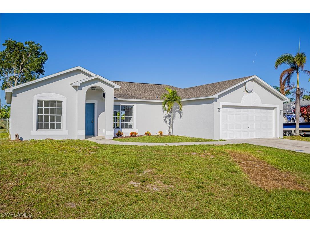 1527 Crestwood Circle W Lehigh Acres FL 33936 223083485 image1