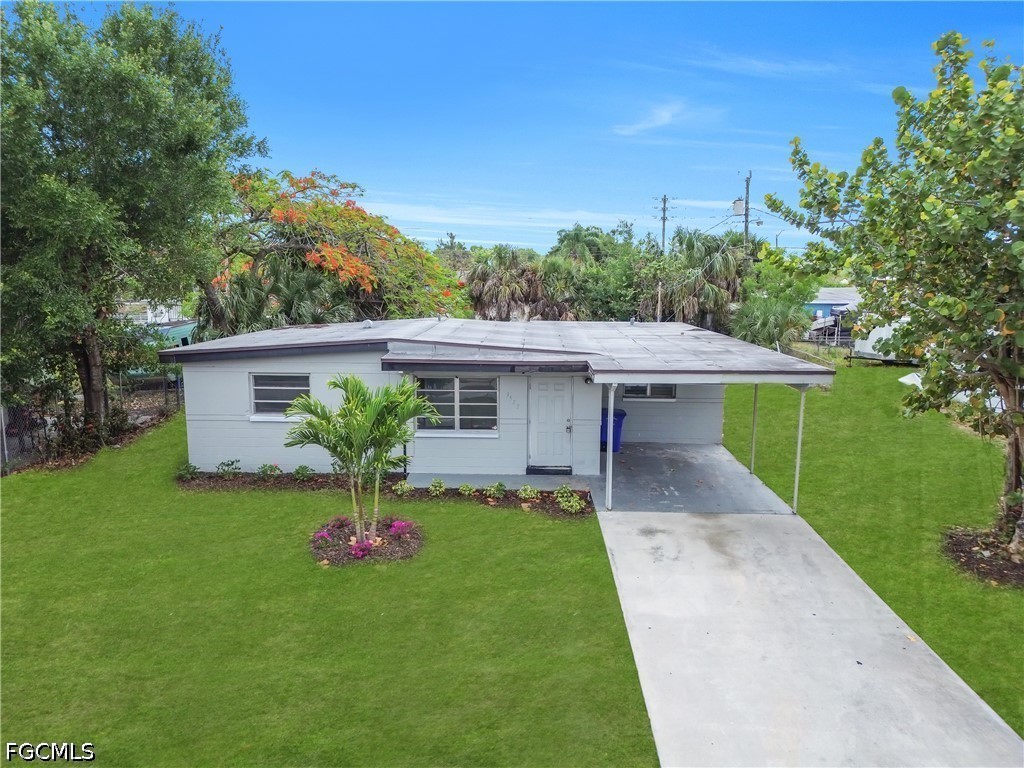 1527 Gardenia Avenue Fort Myers FL 33916 2026020686 image1