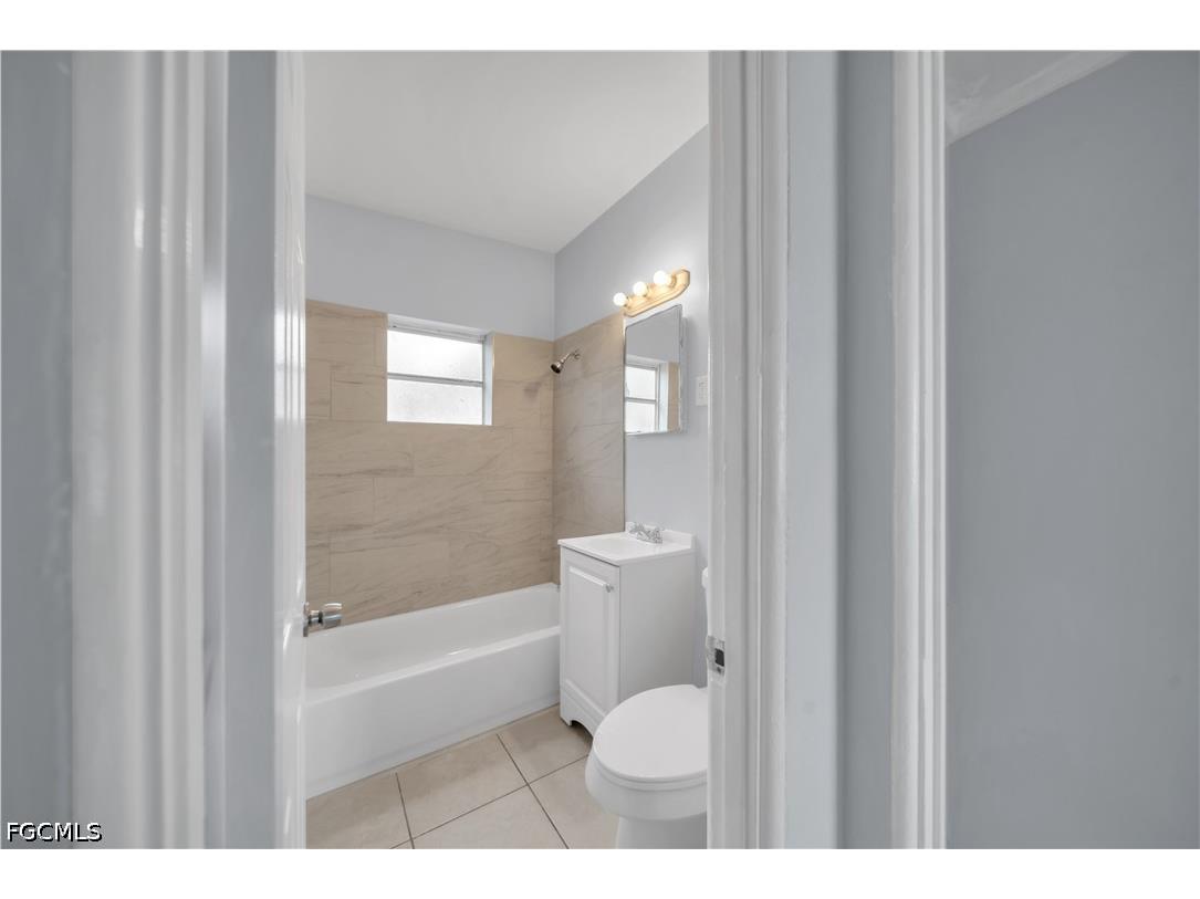 1527 Gardenia Avenue Fort Myers FL 33916 2026020686 image15