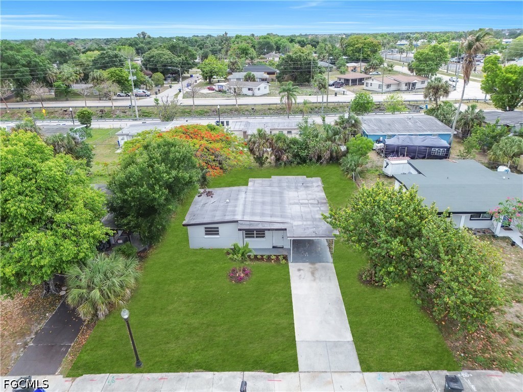 1527 Gardenia Avenue Fort Myers FL 33916 2026020686 image2