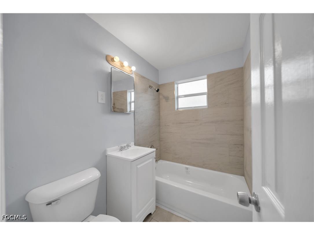 1527 Gardenia Avenue Fort Myers FL 33916 2026020686 image22