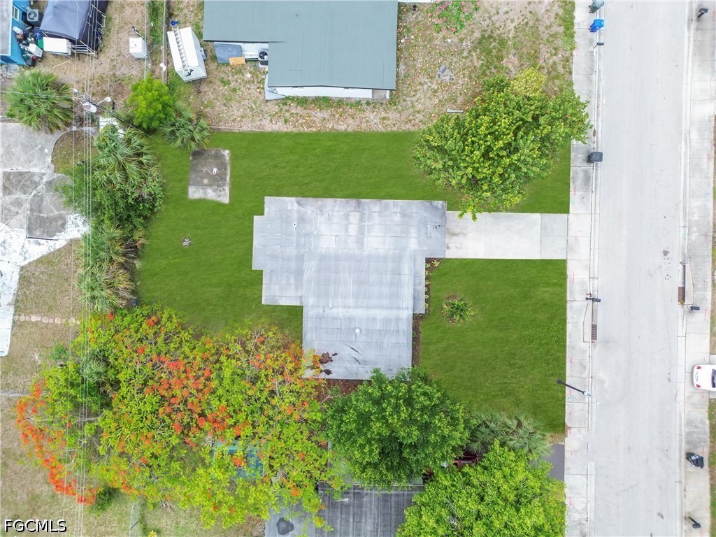 1527 Gardenia Avenue Fort Myers FL 33916 2026020686 image8