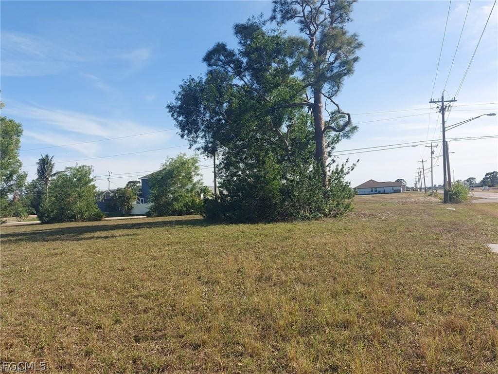 1527 NW 15th Terrace Cape Coral FL 33993 2026013178 image6