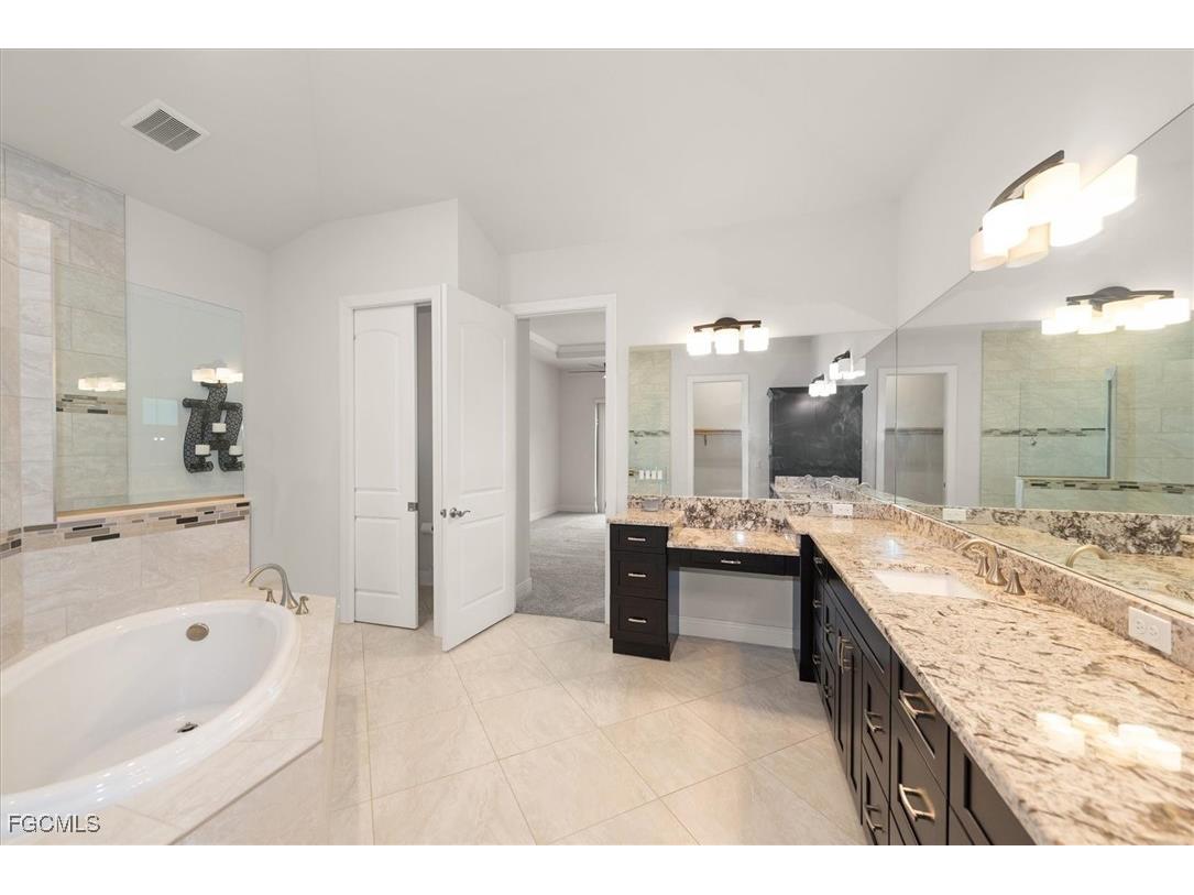 15271 Tahitian Drive Fort Myers FL 33908 2025019377 image18