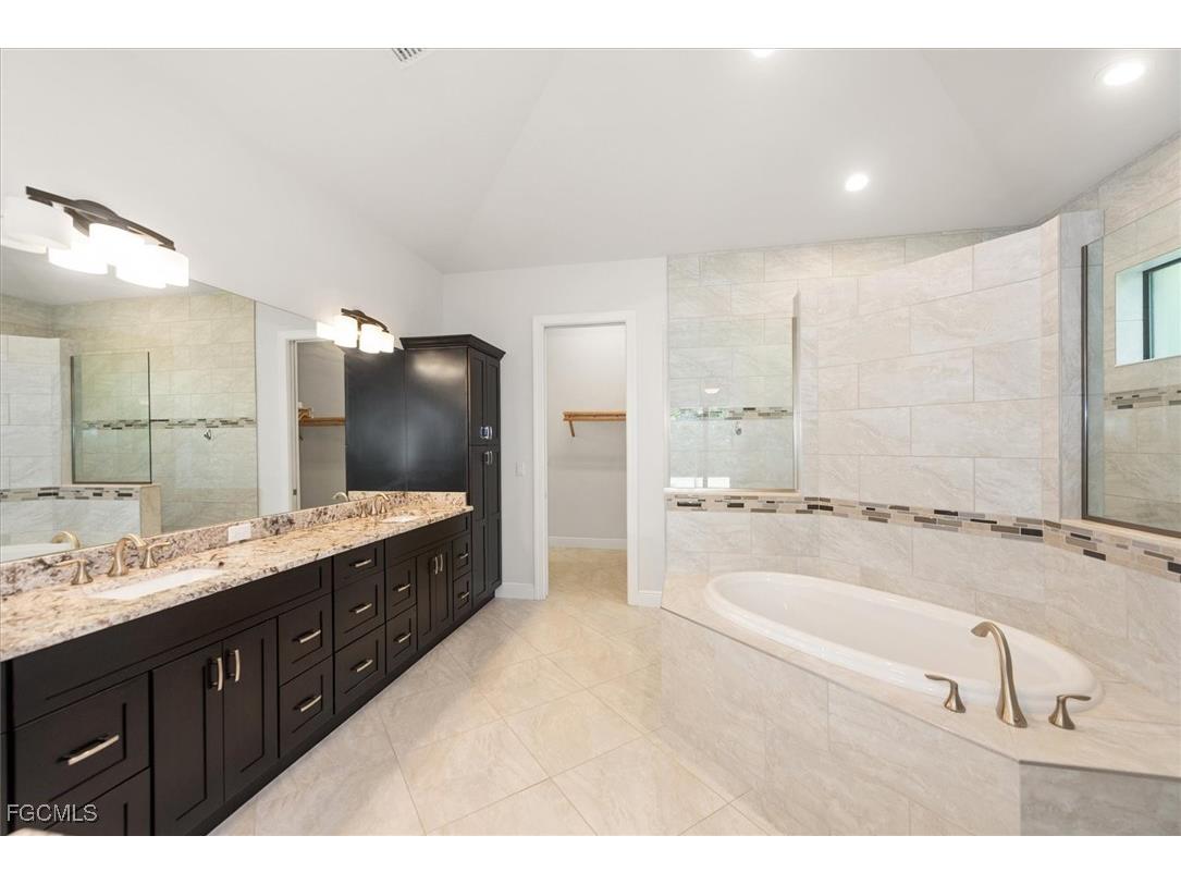 15271 Tahitian Drive Fort Myers FL 33908 2025019377 image21