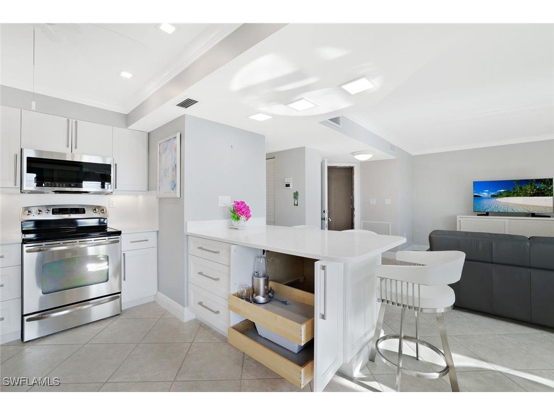 1528 Mainsail Drive #9 Naples FL 34114 225080765 image5