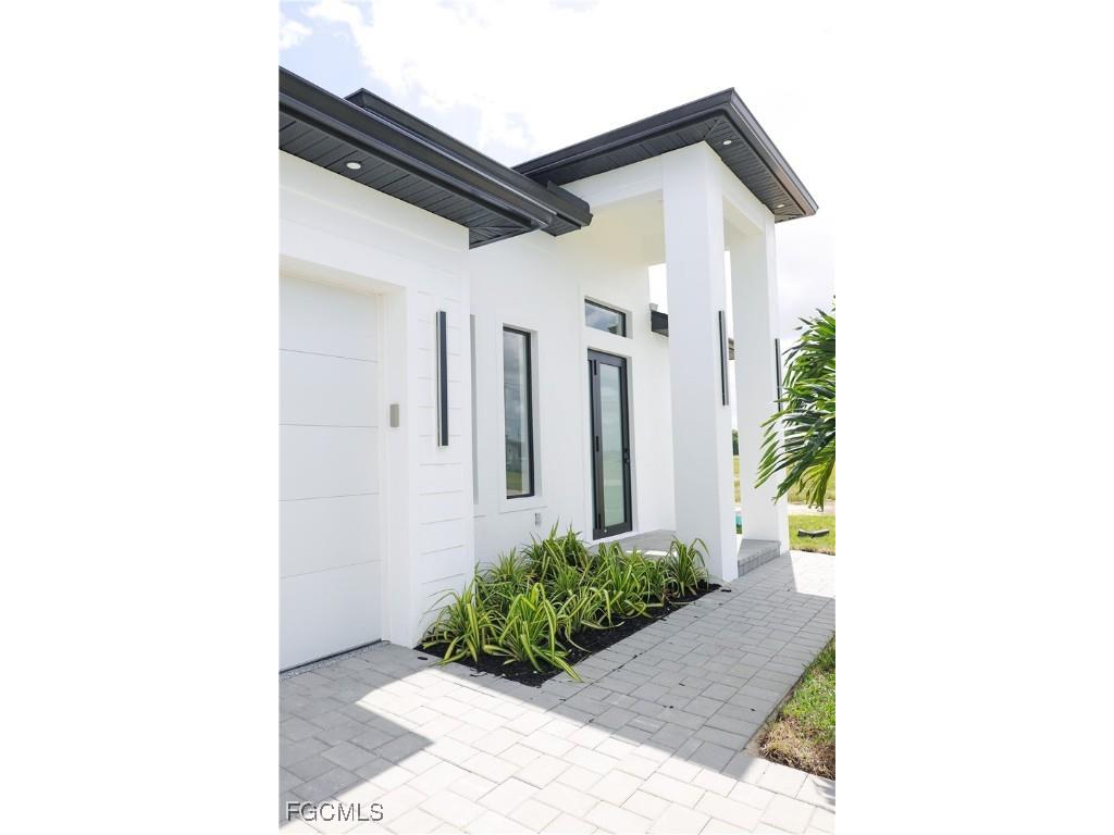 1528 NW 37th Avenue Cape Coral FL 33993 2025008715 image3