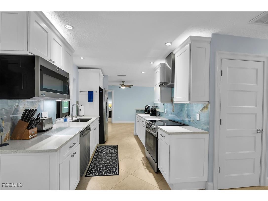 1529 SW 52nd Terrace Cape Coral FL 33914 2025023884 image8