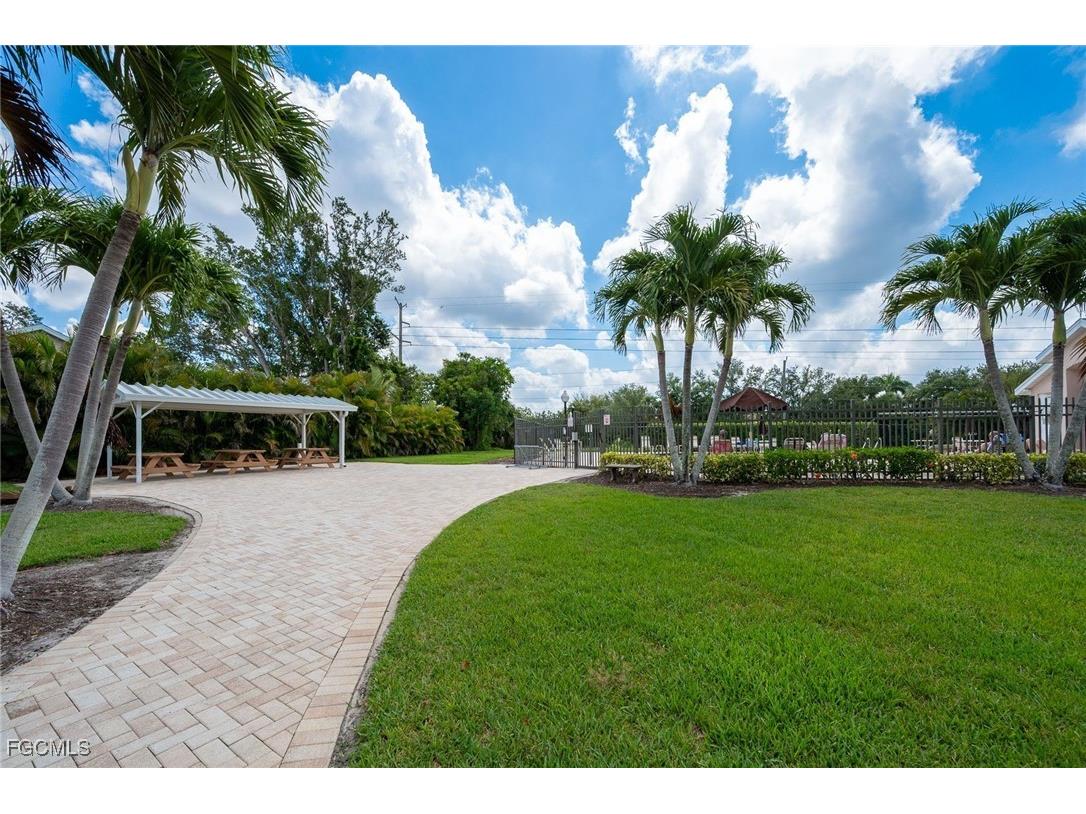 15298 Cricket Lane Fort Myers FL 33919 2025019693 image32