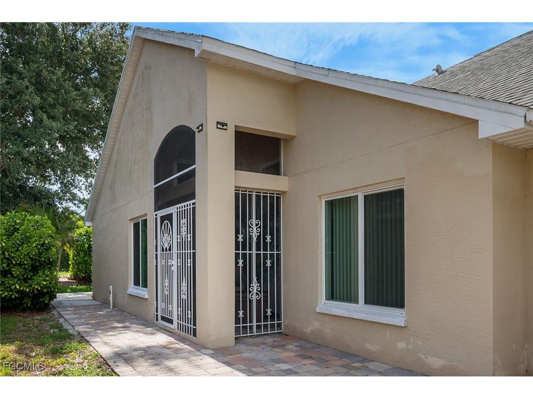15298 Cricket Lane Fort Myers FL 33919 2025019693 image6