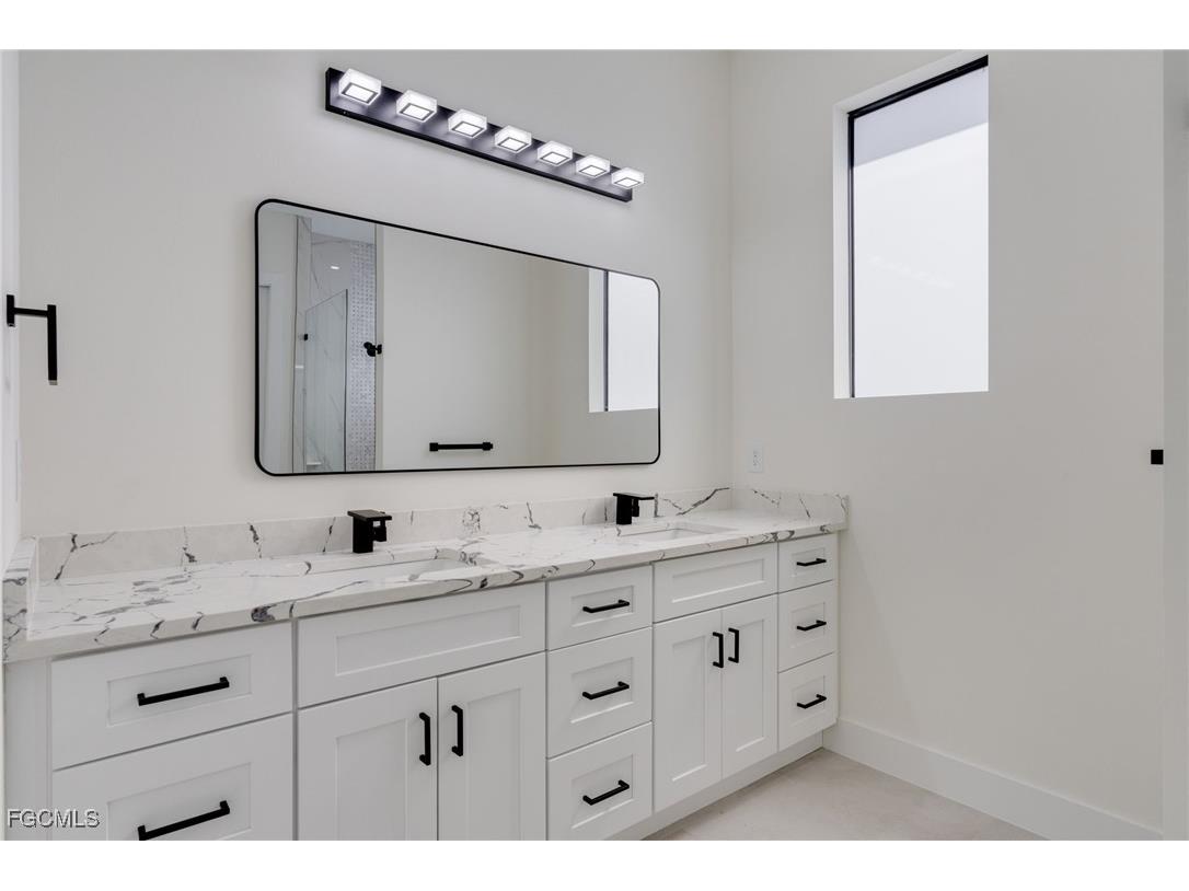 153 SE 21st Street Cape Coral FL 33990 2025024827 image19