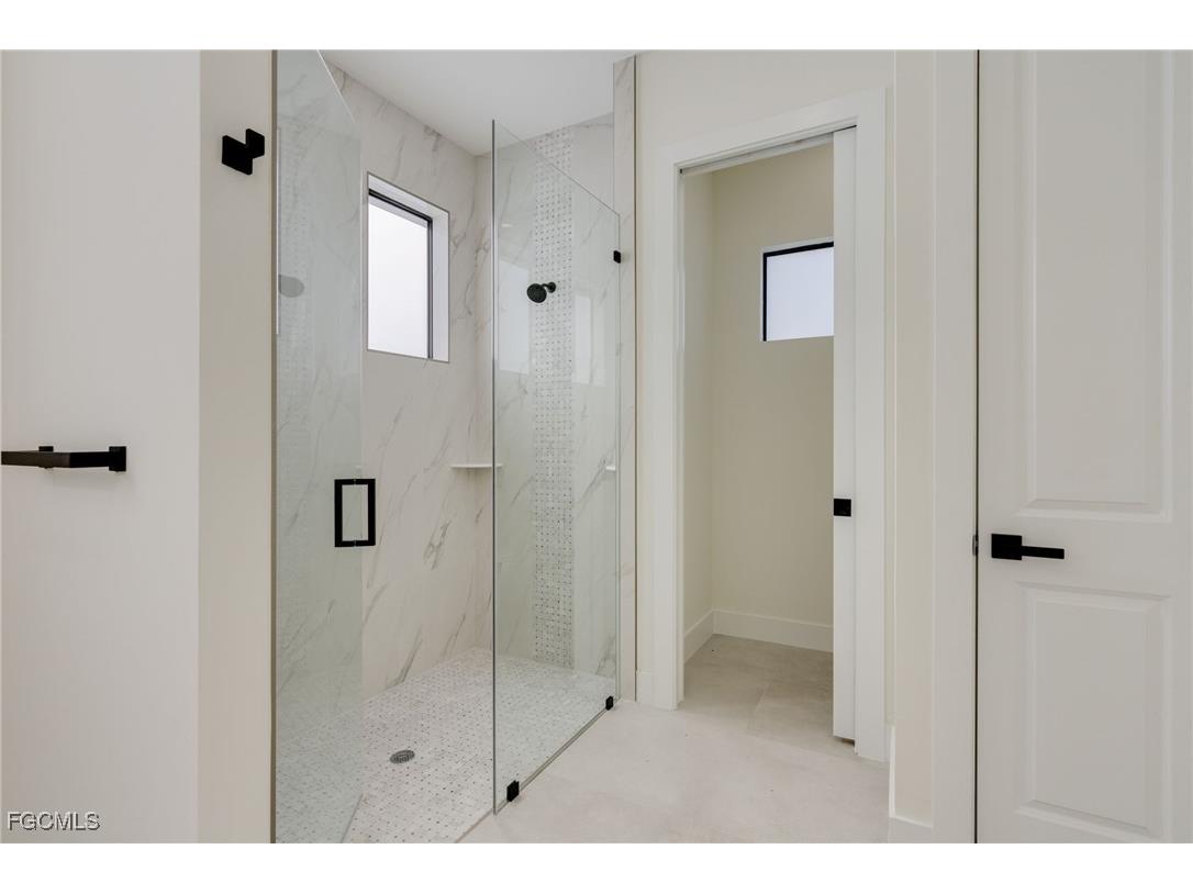 153 SE 21st Street Cape Coral FL 33990 2025024827 image20