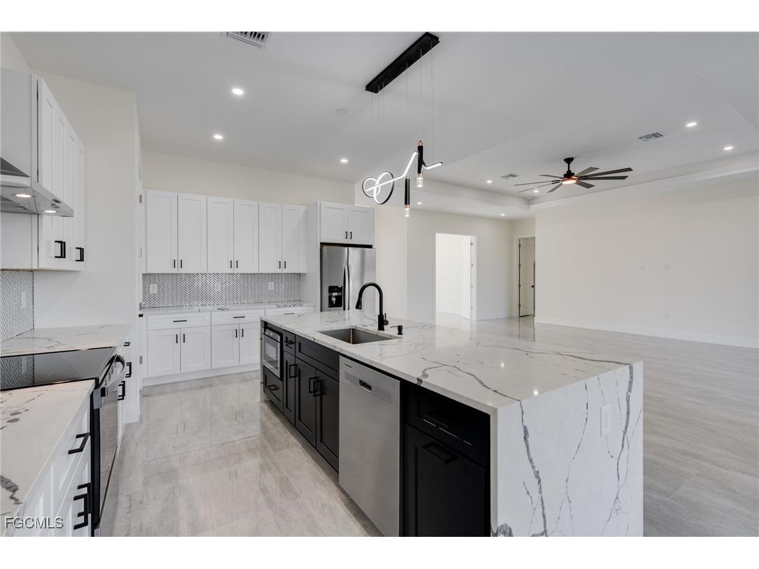 153 SE 21st Street Cape Coral FL 33990 2025024840 image9