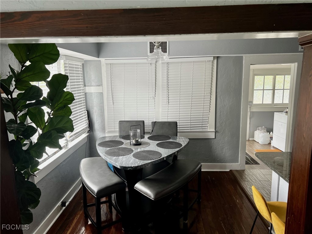 1531/1533 Hough Street Fort Myers FL 33901 2025006529 image10