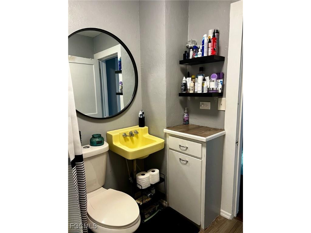 1531/1533 Hough Street Fort Myers FL 33901 2025006529 image16