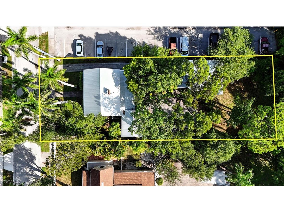 1531/1533 Hough Street Fort Myers FL 33901 2025006529 image5