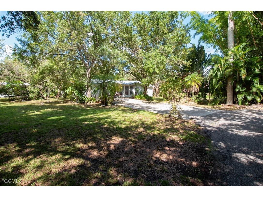 1531 Brewer Road North Fort Myers FL 33917 2025002443 image2