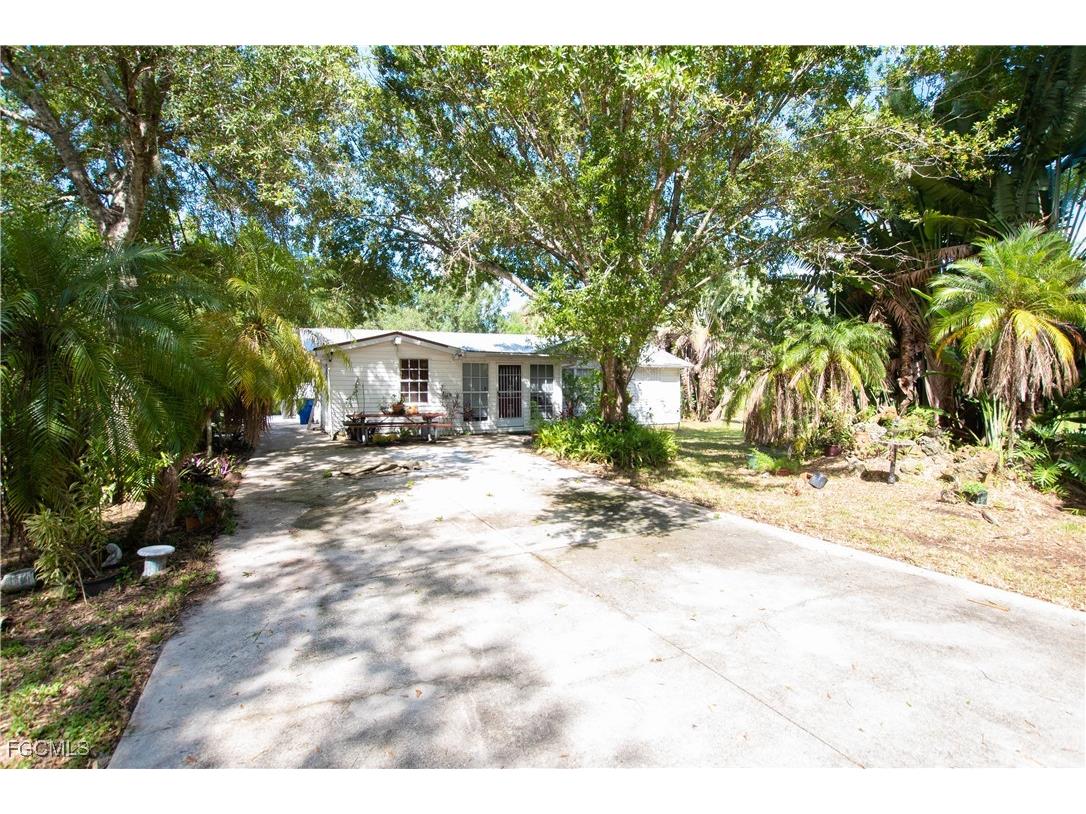 1531 Brewer Road North Fort Myers FL 33917 2025002443 image3