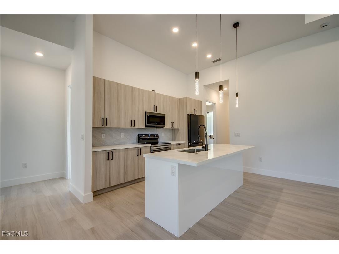 1531 NW 40th Place Cape Coral FL 33993 2025015130 image16