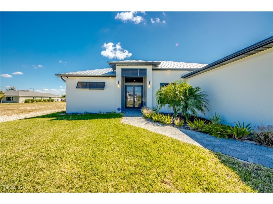 1531 NW 40th Place Cape Coral FL 33993 2025015130 image3