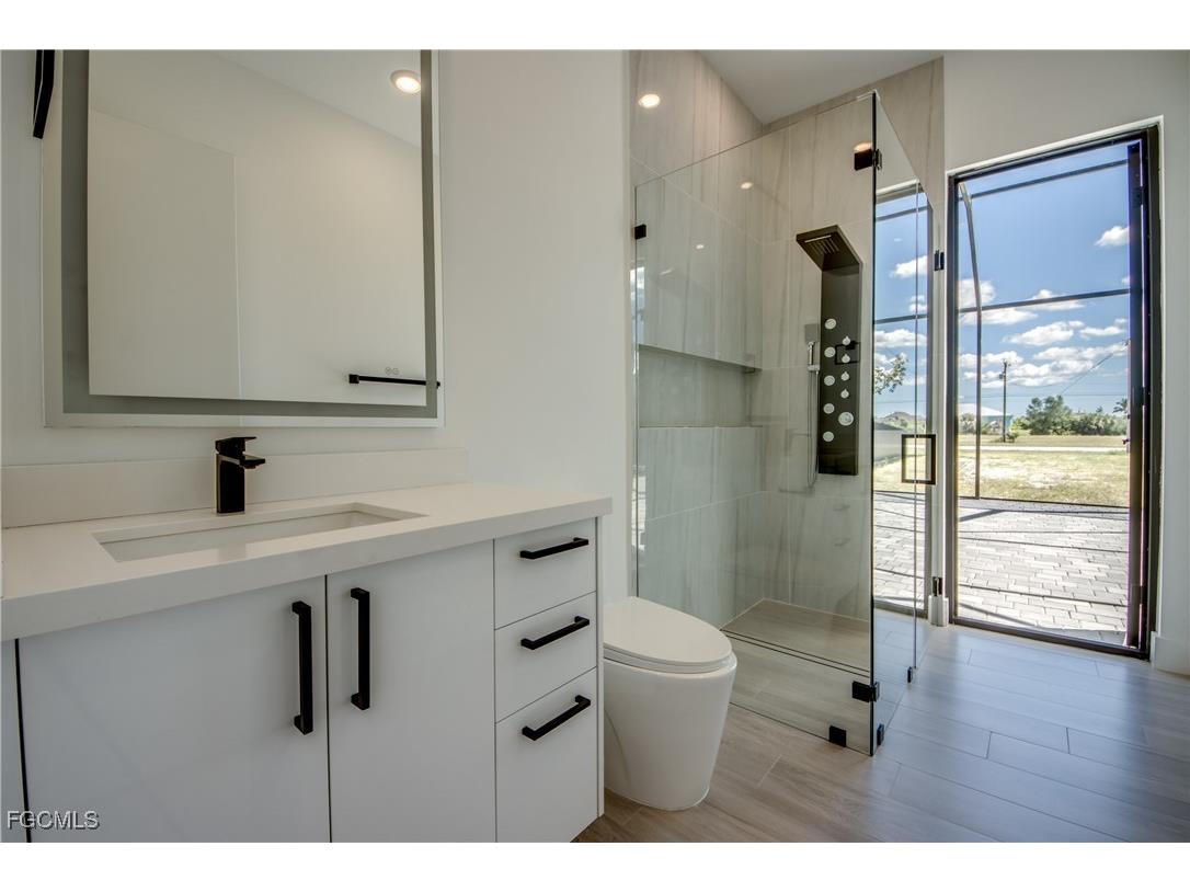 1531 NW 40th Place Cape Coral FL 33993 2025015130 image36