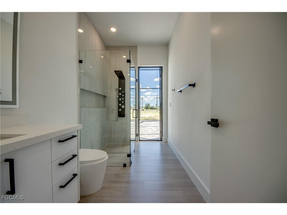 1531 NW 40th Place Cape Coral FL 33993 2025015130 image37