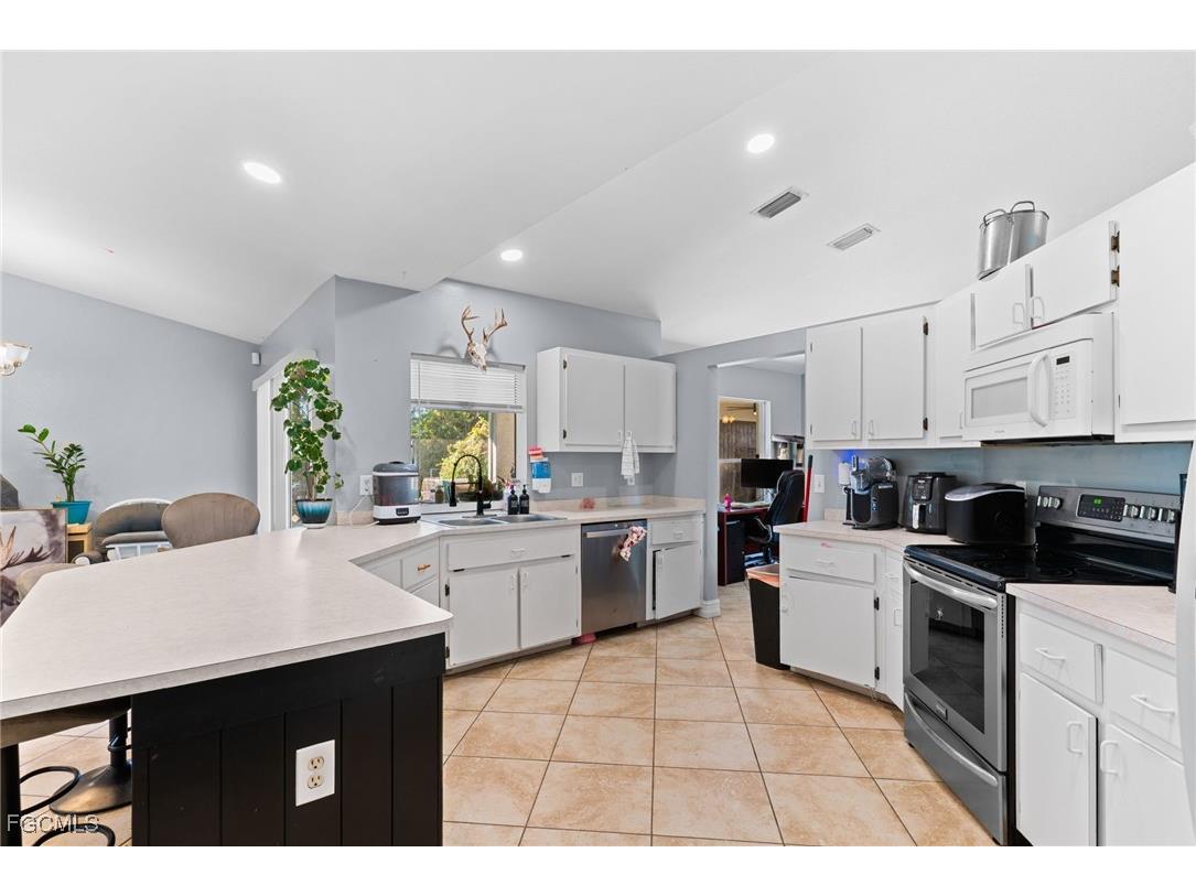 1532 NE 34th Lane Cape Coral FL 33909 2026003408 image6
