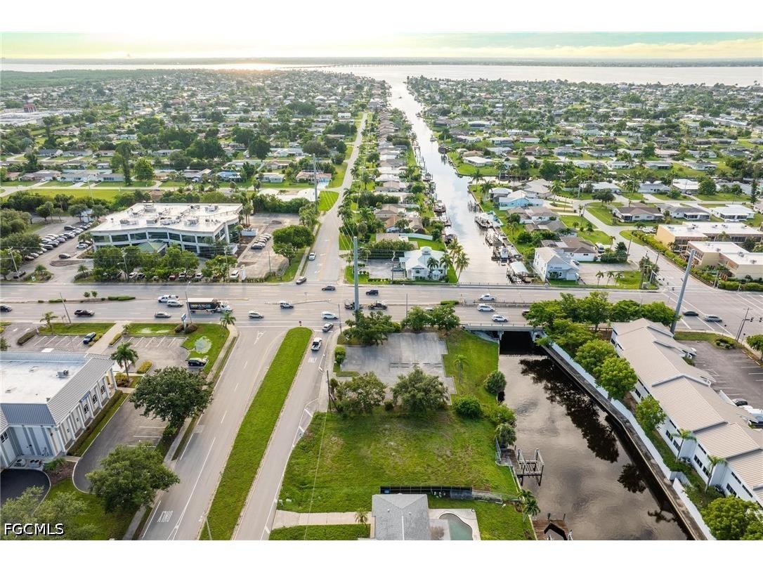 1532 Shelby Parkway Cape Coral FL 33904 2026017660 image10