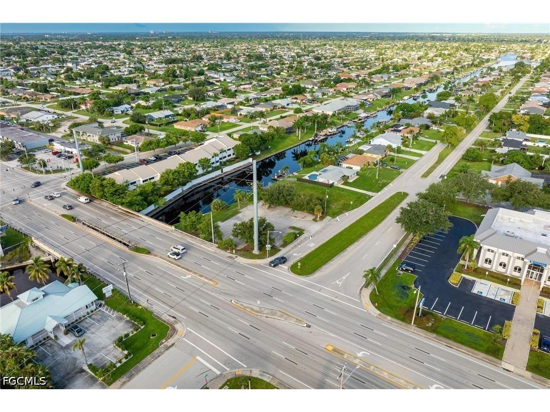 1532 Shelby Parkway Cape Coral FL 33904 2026017660 image18